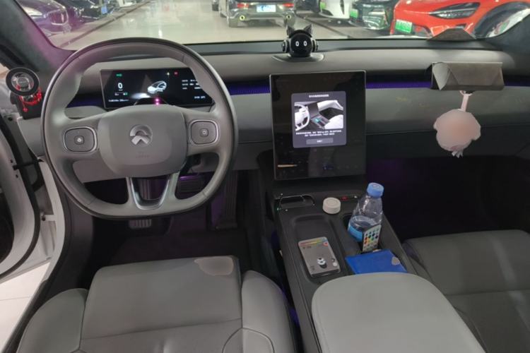 Used Nio ET5T 2023 75 kWh Touring Center Console