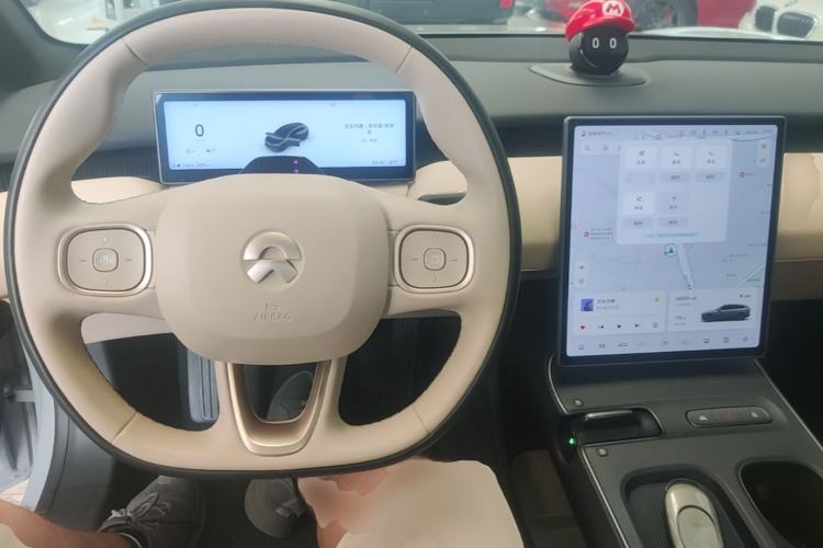 Used Nio ET5T 2023 75 kWh Touring Center Console