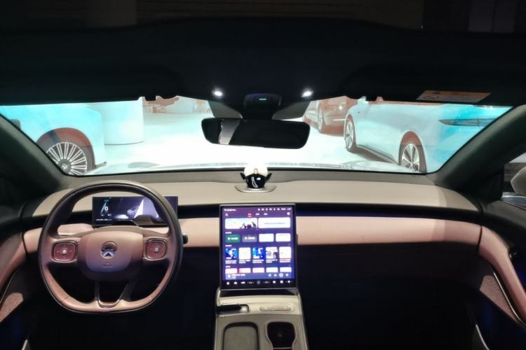 Used Nio ET5T 2023 75 kWh Touring Center Console