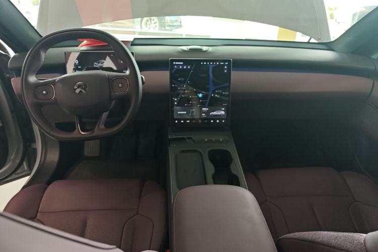 Used Nio ET5T 2023 75 kWh Touring Center Console