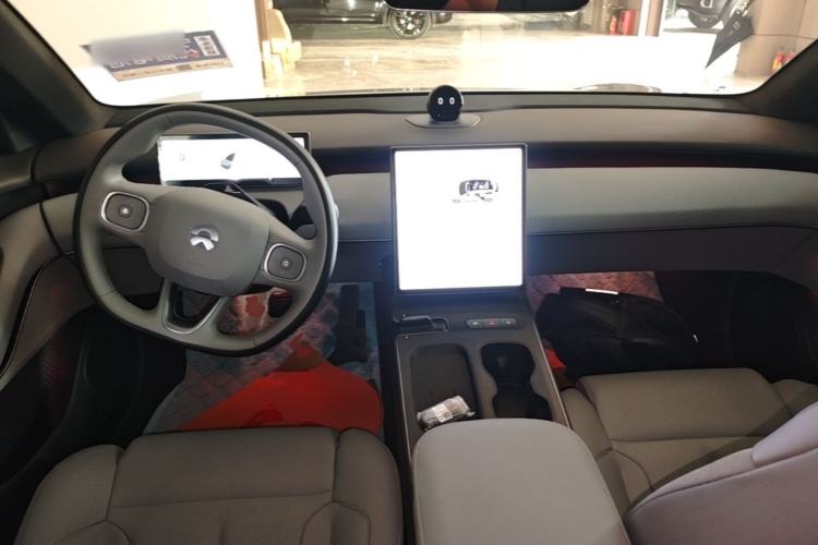 Used Nio ET5T 2023 75 kWh Touring Center Console