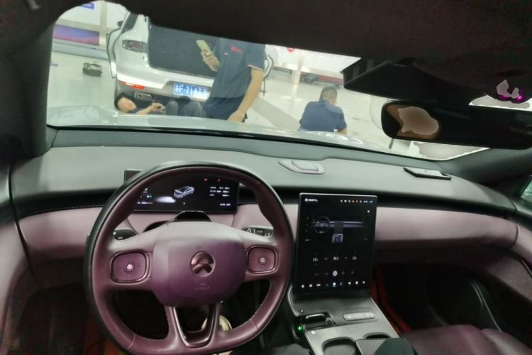 Used Nio ET5T 2023 75 kWh Touring Center Console