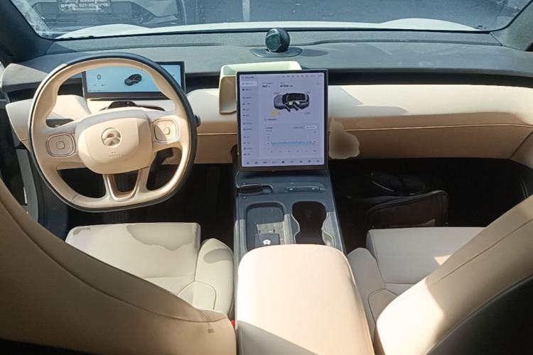 Used Nio ET5T 2023 75 kWh Touring Center Console