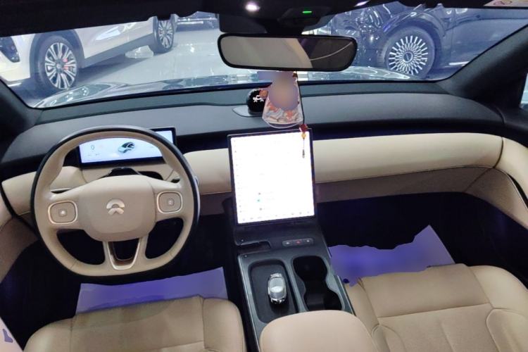 Used Nio ET5T 2023 75 kWh Touring Center Console