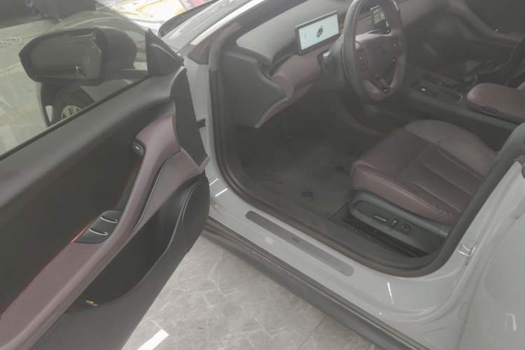 Used Nio ET5T 2023 75 kWh Touring Driver Seat
