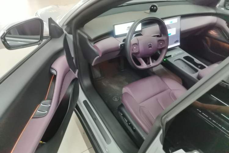 Used Nio ET5T 2023 75 kWh Touring Driver Seat