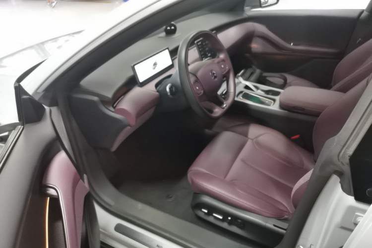 Used Nio ET5T 2023 75 kWh Touring Driver Seat