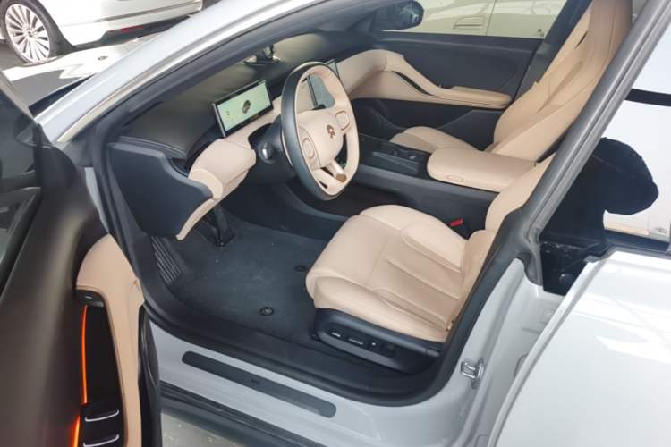 Used Nio ET5T 2023 75 kWh Touring Driver Seat