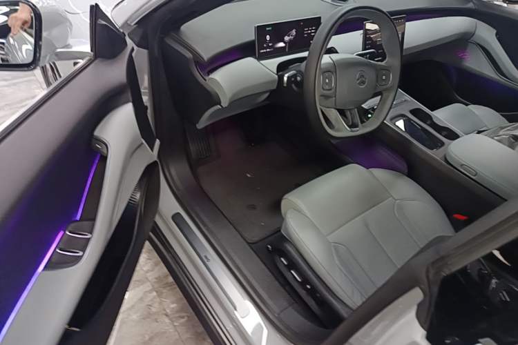 Used Nio ET5T 2023 75 kWh Touring Driver Seat