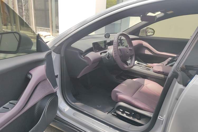 Used Nio ET5T 2023 75 kWh Touring Driver Seat