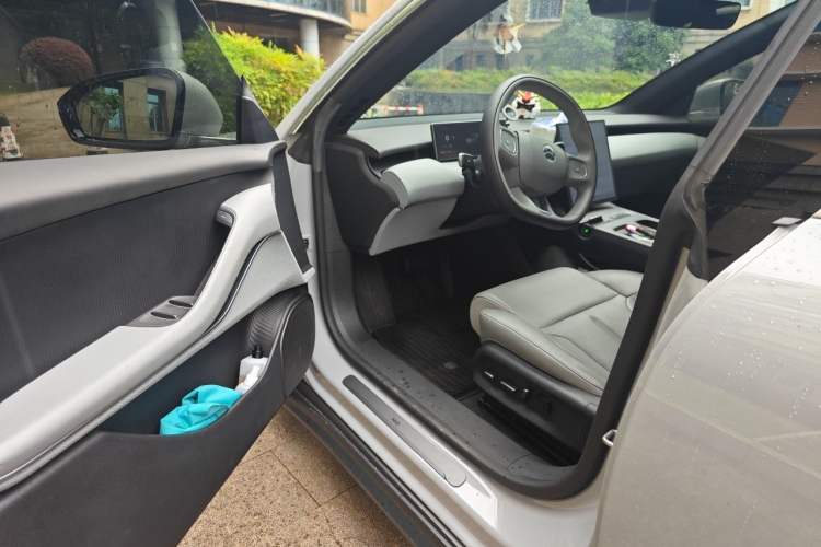 Used Nio ET5T 2023 75 kWh Touring Driver Seat