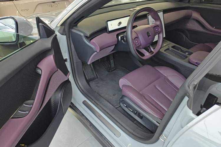 Used Nio ET5T 2023 75 kWh Touring Driver Seat
