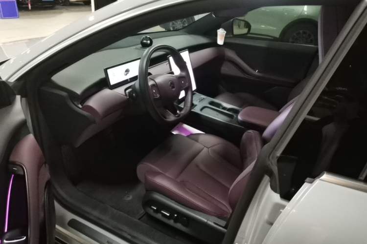 Used Nio ET5T 2023 75 kWh Touring Driver Seat