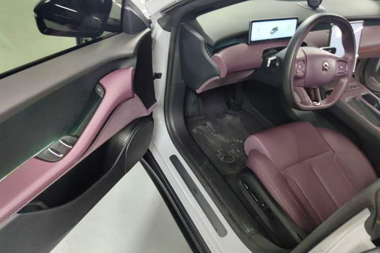 Used Nio ET5T 2023 75 kWh Touring Driver Seat
