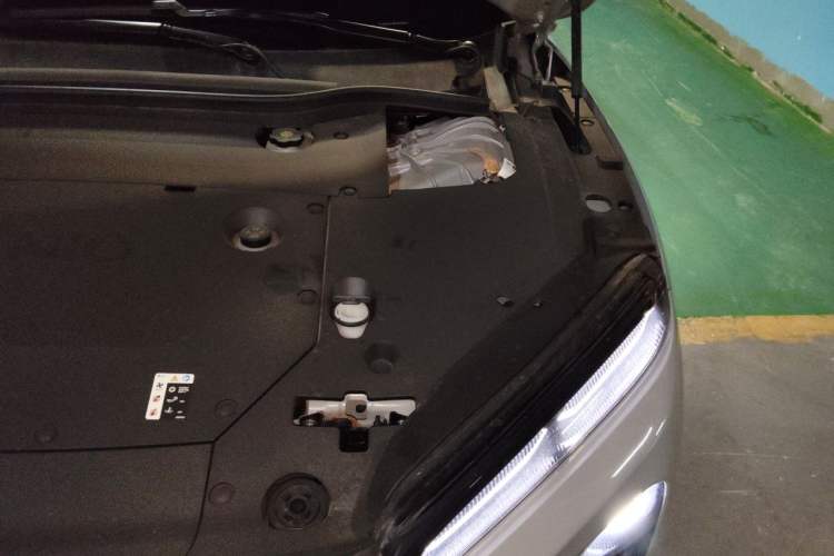 Used Nio ET5T 2023 75 kWh Touring Engine Bay Left