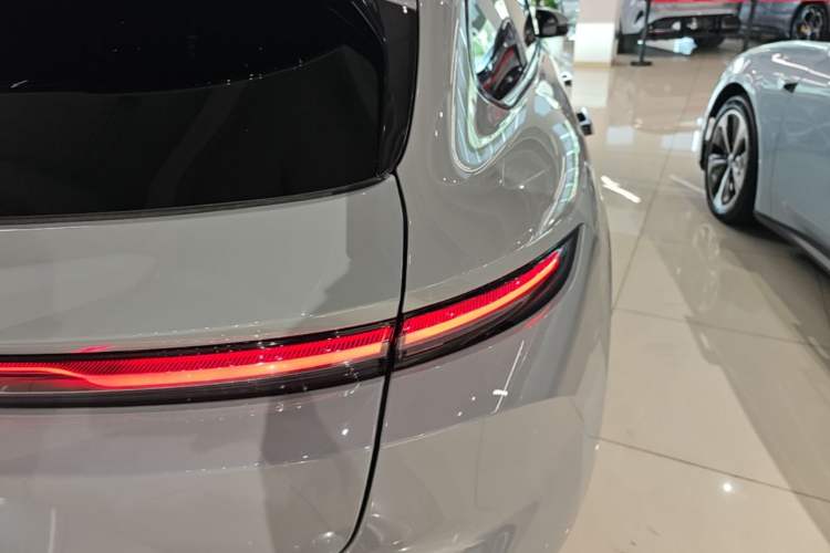 Used Nio ET5T 2023 75 kWh Touring Exterior 3