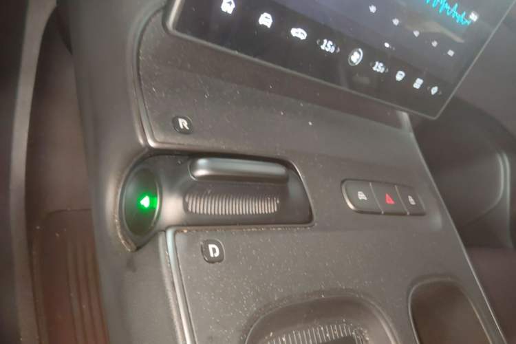 Used Nio ET5T 2023 75 kWh Touring Gear Lever
