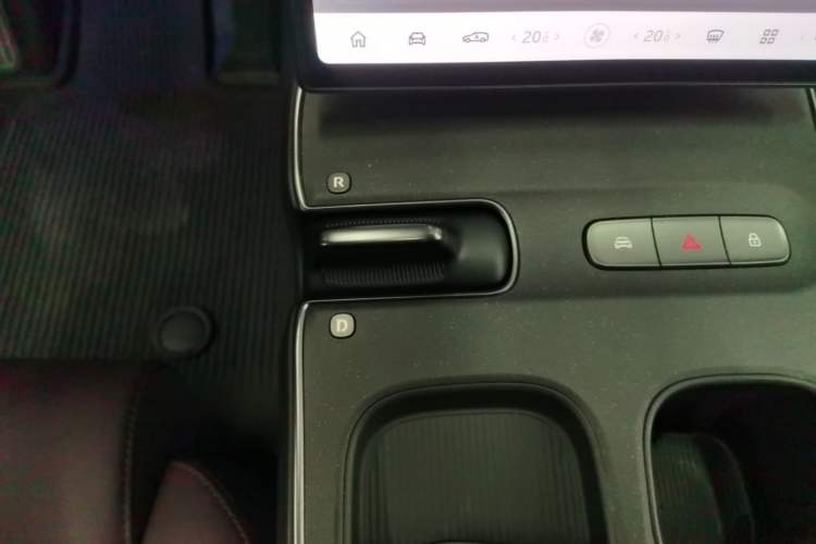 Used Nio ET5T 2023 75 kWh Touring Gear Lever