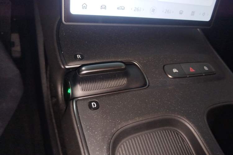 Used Nio ET5T 2023 75 kWh Touring Gear Lever