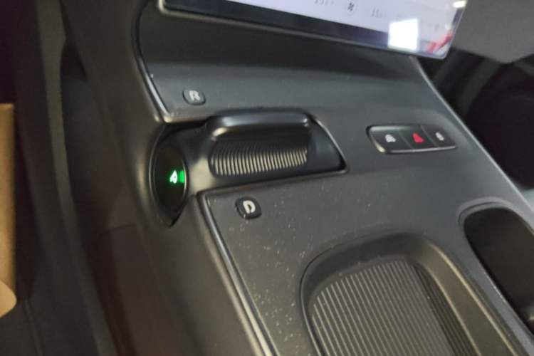 Used Nio ET5T 2023 75 kWh Touring Gear Lever