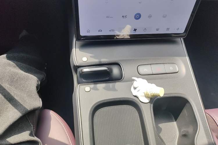 Used Nio ET5T 2023 75 kWh Touring Gear Lever