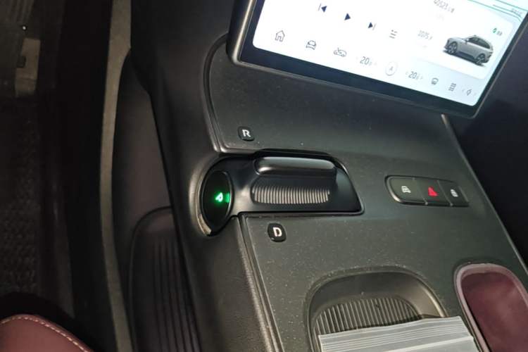 Used Nio ET5T 2023 75 kWh Touring Gear Lever