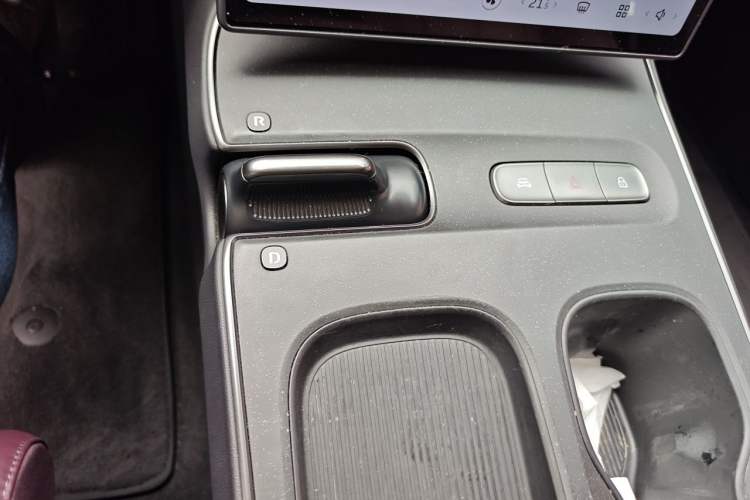 Used Nio ET5T 2023 75 kWh Touring Gear Lever