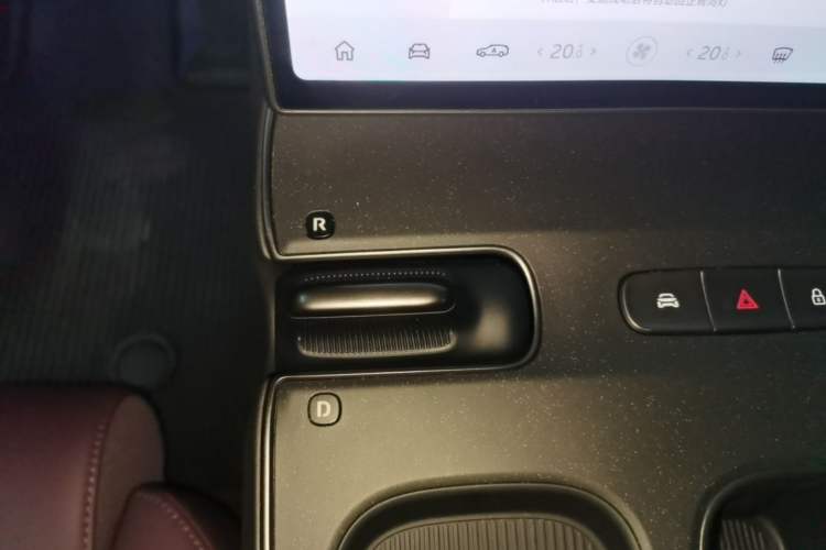Used Nio ET5T 2023 75 kWh Touring Gear Lever