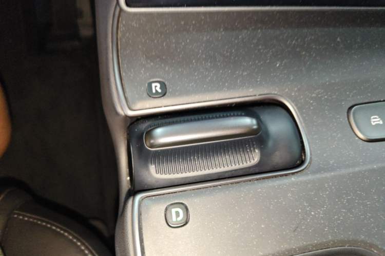 Used Nio ET5T 2023 75 kWh Touring Gear Lever