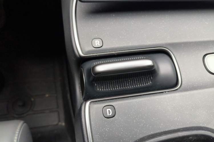 Used Nio ET5T 2023 75 kWh Touring Gear Lever