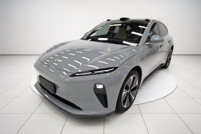 Nio ET5T 2023 75 kWh Touring usata