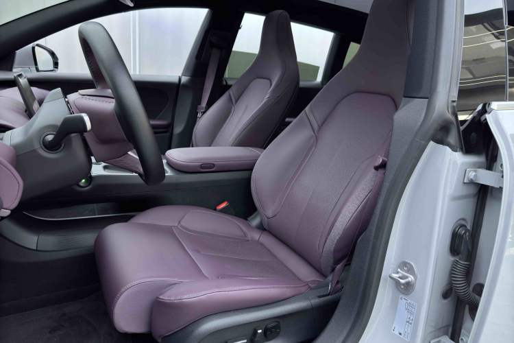 Used Nio ET5T 2023 75 kWh Touring Interior 10