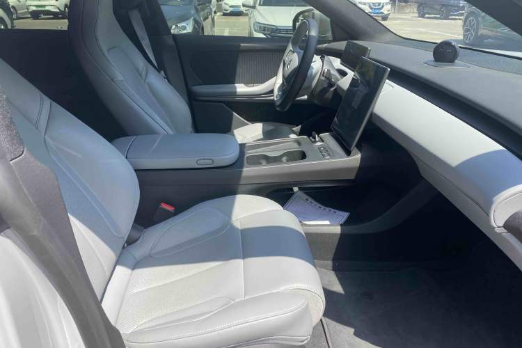 Used Nio ET5T 2023 75 kWh Touring Interior 3