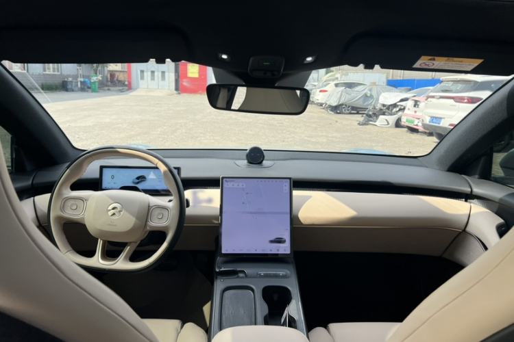 Used Nio ET5T 2023 75 kWh Touring Interior 3