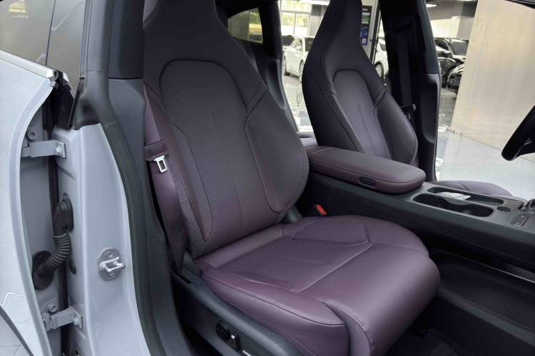 Used Nio ET5T 2023 75 kWh Touring Interior 5