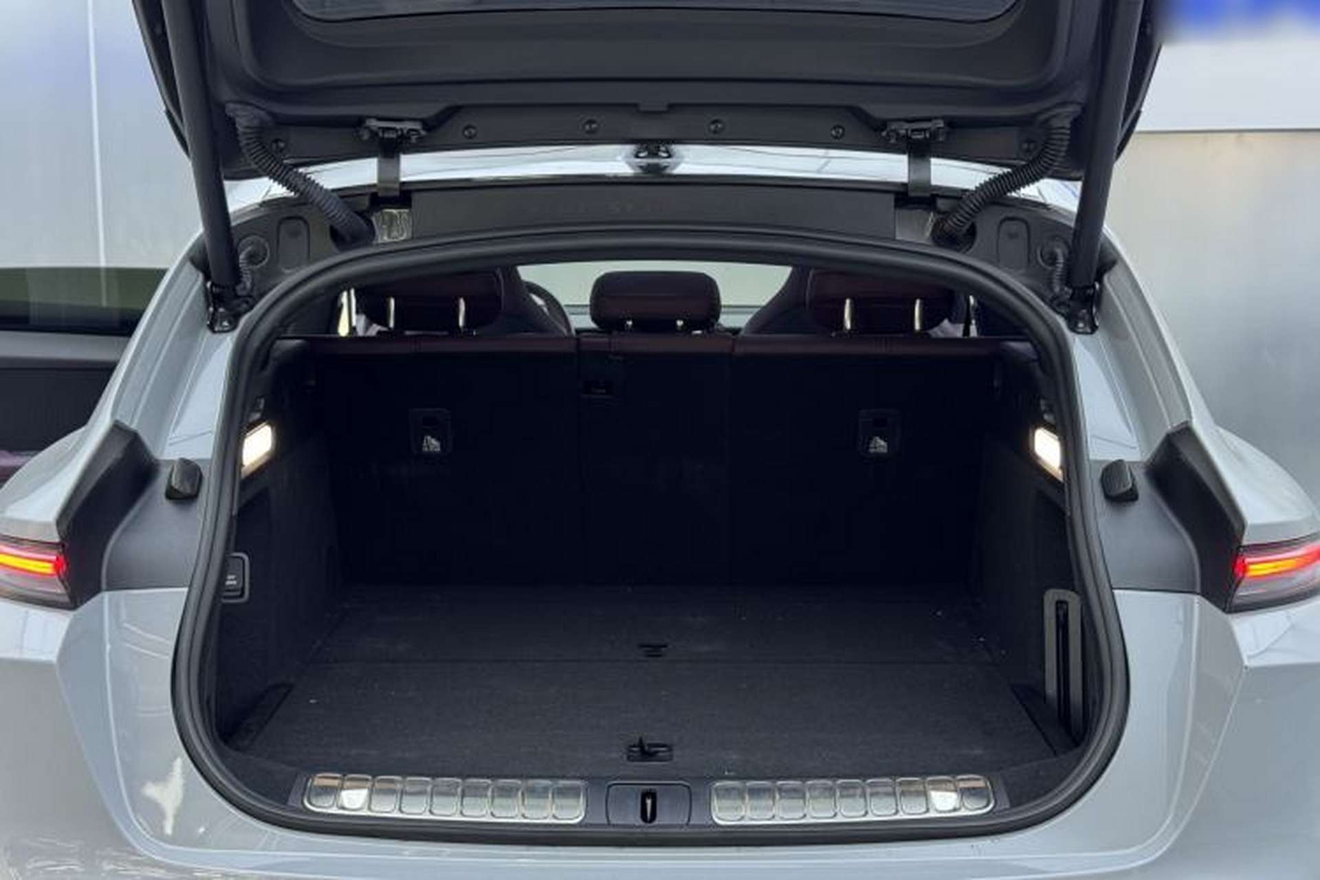 Used Nio ET5T 2023 75 kWh Touring Interior 7