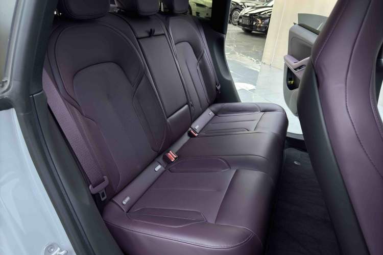 Used Nio ET5T 2023 75 kWh Touring Interior 9