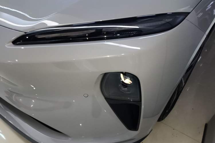 Used Nio ET5T 2023 75 kWh Touring Left Front Headlight
