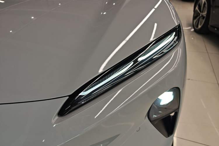 Used Nio ET5T 2023 75 kWh Touring Left Front Headlight