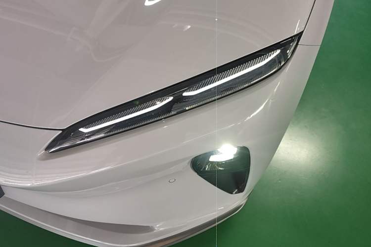 Used Nio ET5T 2023 75 kWh Touring Left Front Headlight