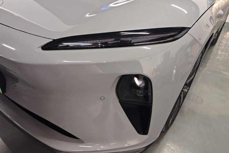 Used Nio ET5T 2023 75 kWh Touring Left Front Headlight
