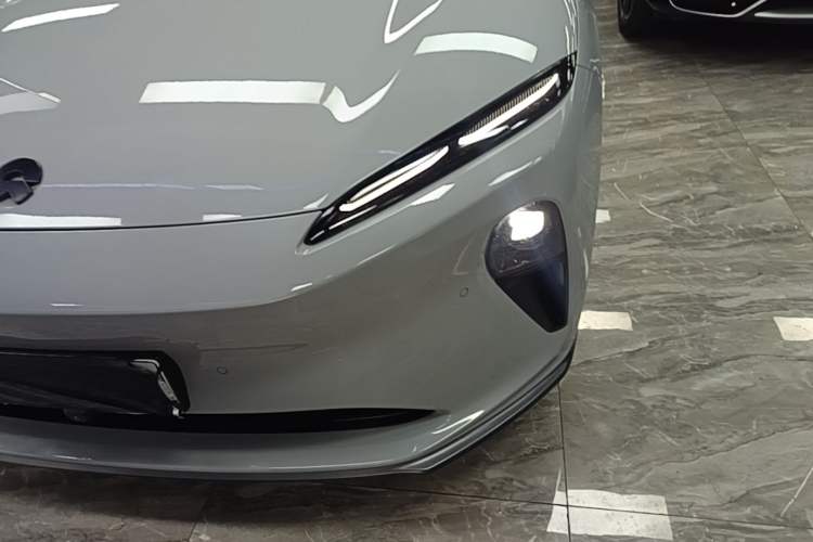 Used Nio ET5T 2023 75 kWh Touring Left Front Headlight