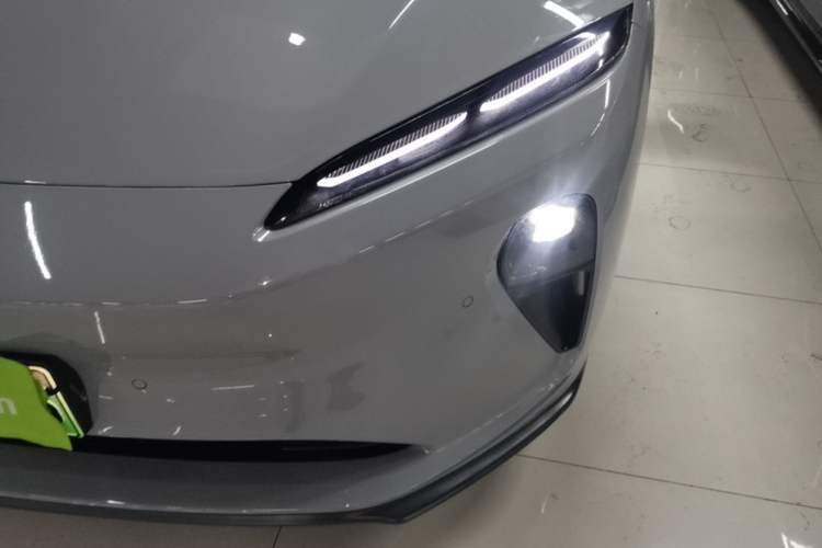 Used Nio ET5T 2023 75 kWh Touring Left Front Headlight