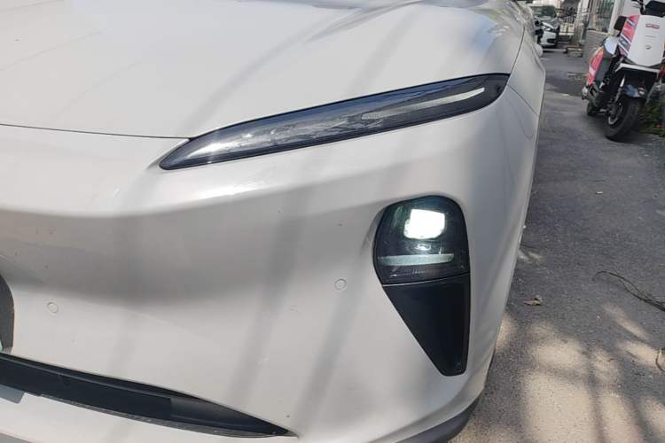 Used Nio ET5T 2023 75 kWh Touring Left Front Headlight