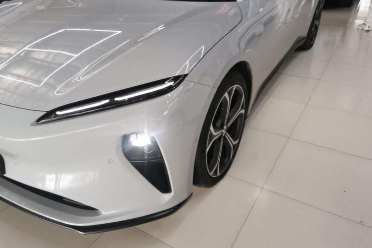 Used Nio ET5T 2023 75 kWh Touring Left Front Headlight