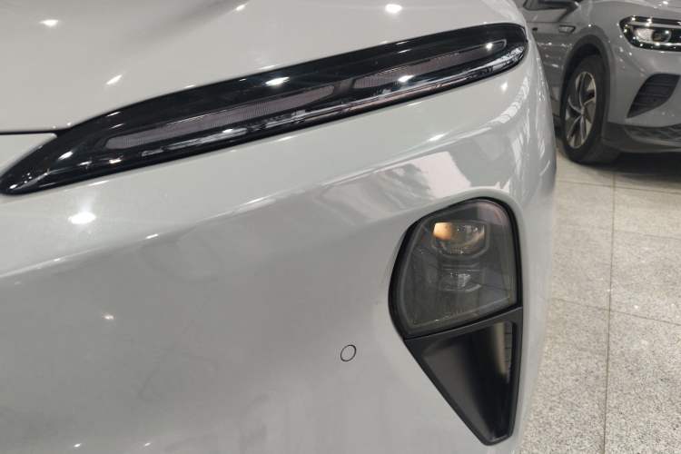 Used Nio ET5T 2023 75 kWh Touring Left Front Headlight