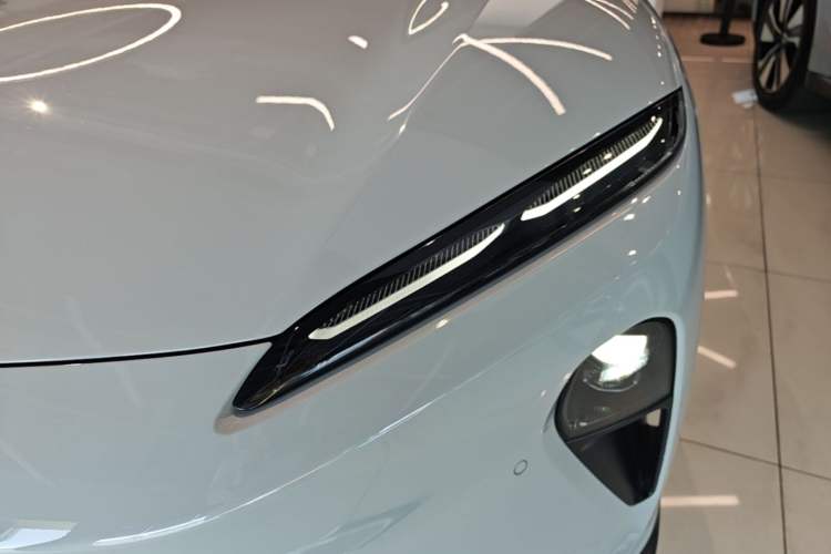 Used Nio ET5T 2023 75 kWh Touring Left Front Headlight
