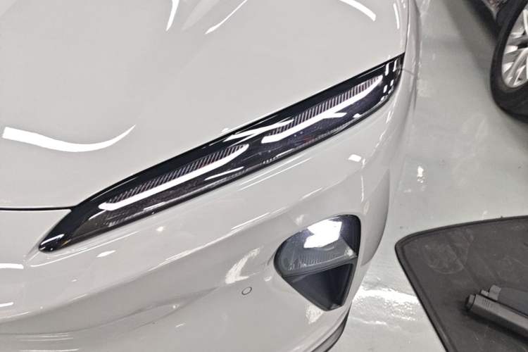 Used Nio ET5T 2023 75 kWh Touring Left Front Headlight