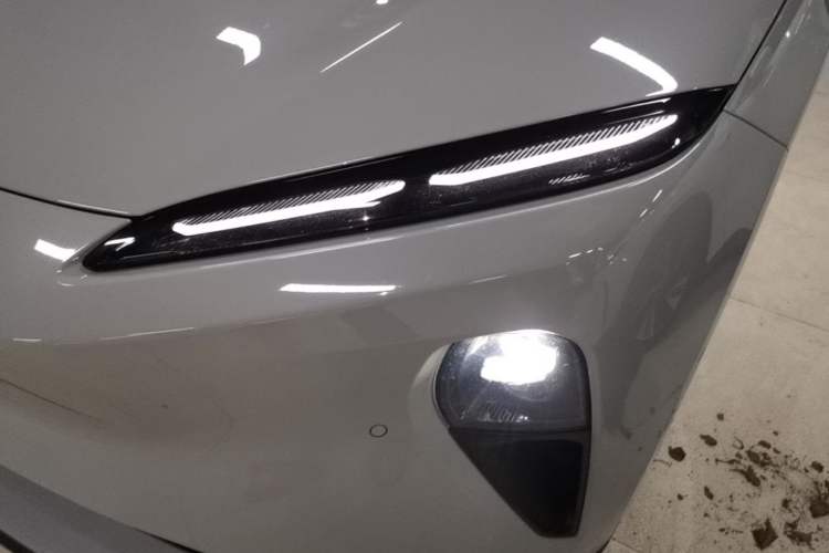 Used Nio ET5T 2023 75 kWh Touring Left Front Headlight