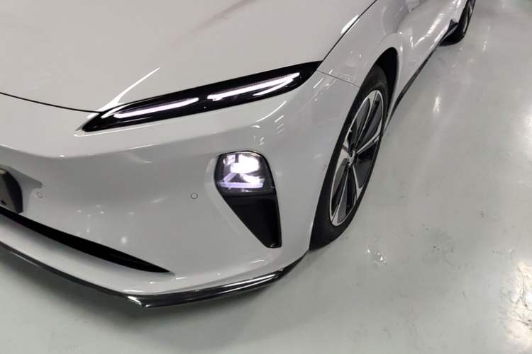 Used Nio ET5T 2023 75 kWh Touring Left Front Headlight